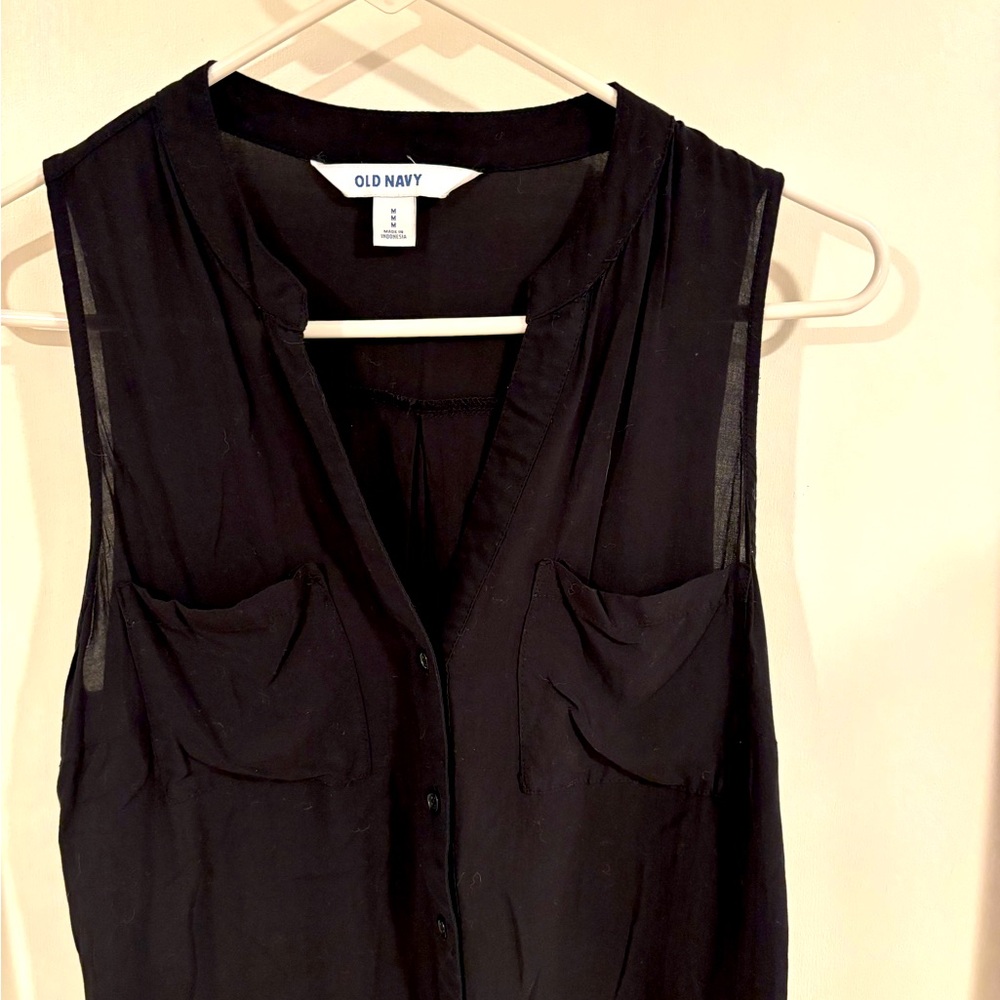 Old Navy Black Sleeveless Button Blouse Medium